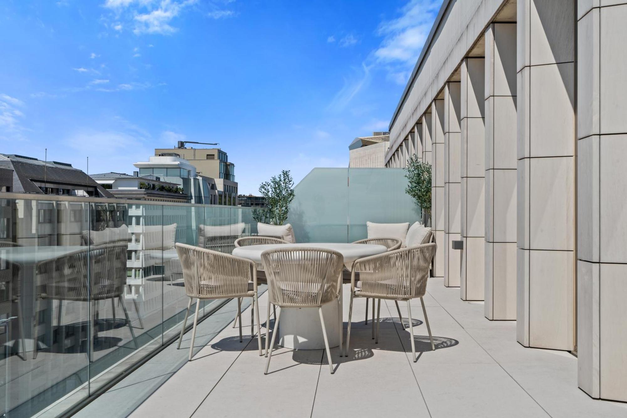 Voya Residence Zenit Royal - Luxury Apart Hotel Rooftop Views & Concierge Luxembourg Bagian luar foto