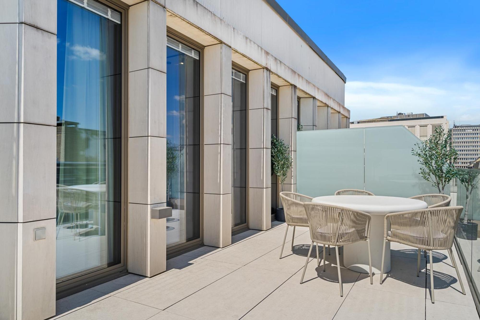 Voya Residence Zenit Royal - Luxury Apart Hotel Rooftop Views & Concierge Luxembourg Bagian luar foto